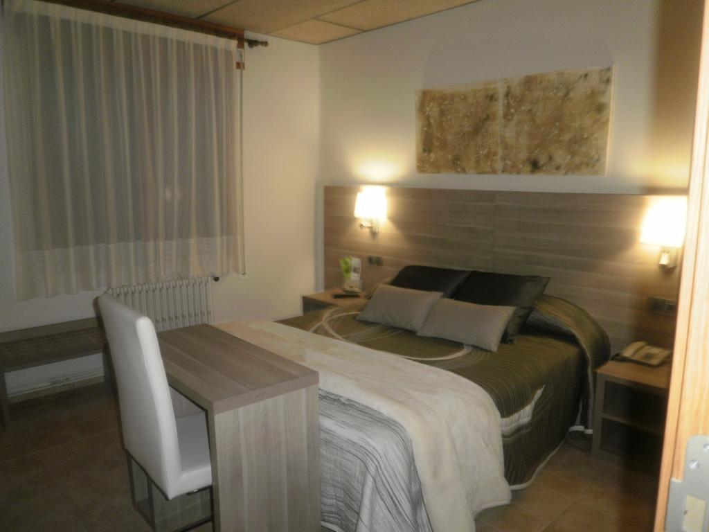 Hotel Victor Rialp Exterior foto